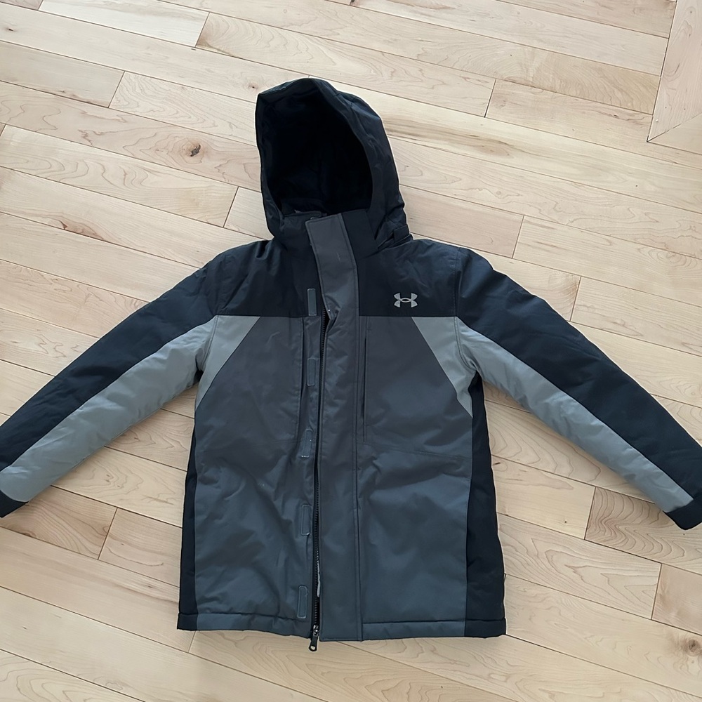 Under armour jacket boys size M